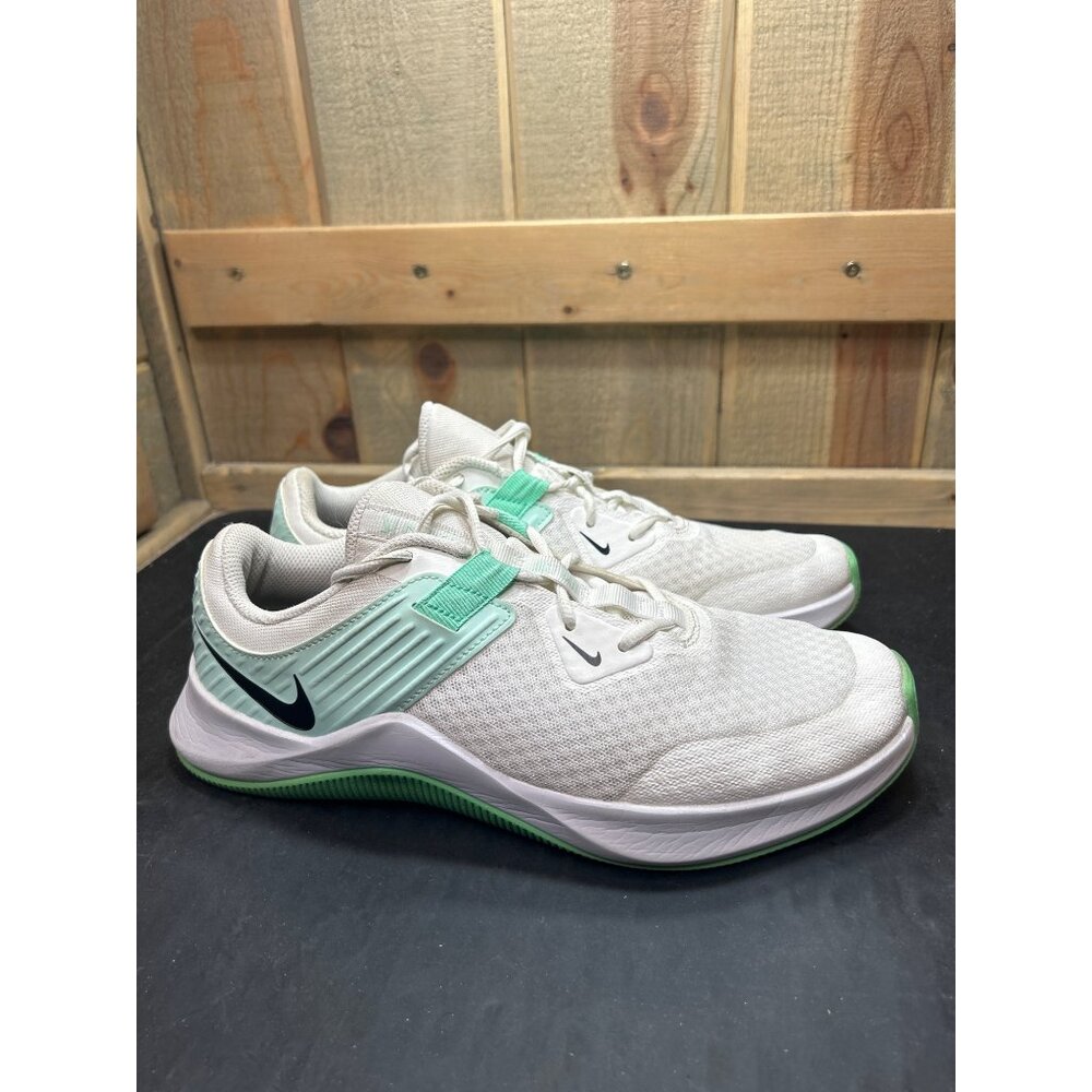 Nike MC Trainer Womens Size 10 White/Green Athletic Running Shoes